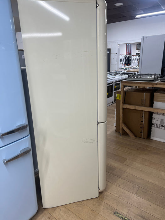 Grade A Smeg FAB32LCR6UK Retro Total No Frost Fridge Freezer, 60/40, Cream, C Rated