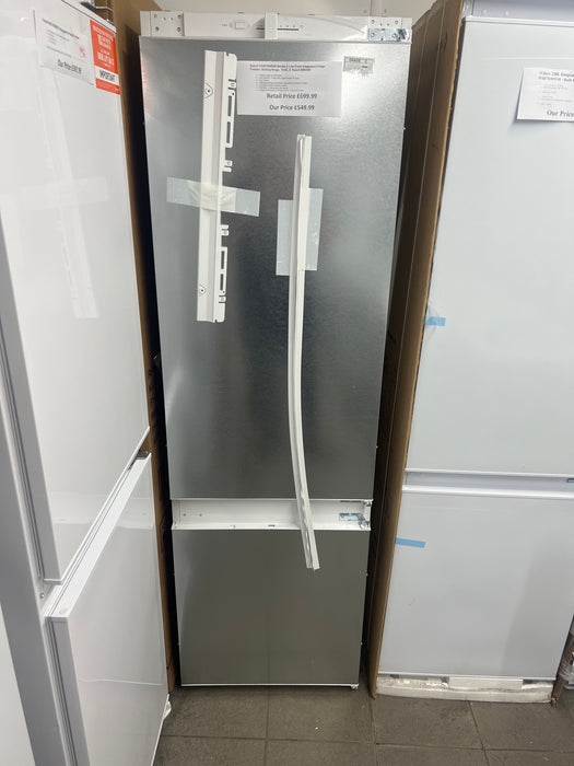 Grade A BOSCH Series 2 KIV87NSE0G Integrated 70/30 Fridge Freezer - Sliding Hinge BB5430