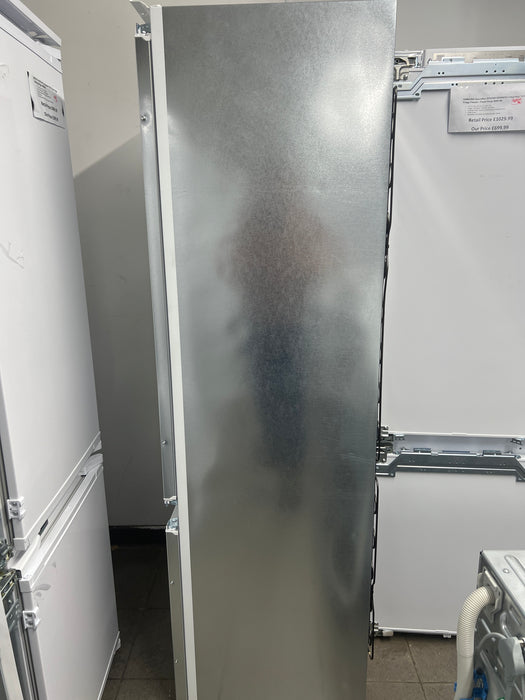 Grade A BOSCH Series 2 KIV87NSE0G Integrated 70/30 Fridge Freezer - Sliding Hinge BB5062