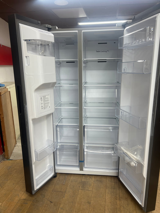 Grade A SAMSUNG Series 7 SpaceMax RS67A8811B1/EU American-Style Fridge Freezer - BB6017