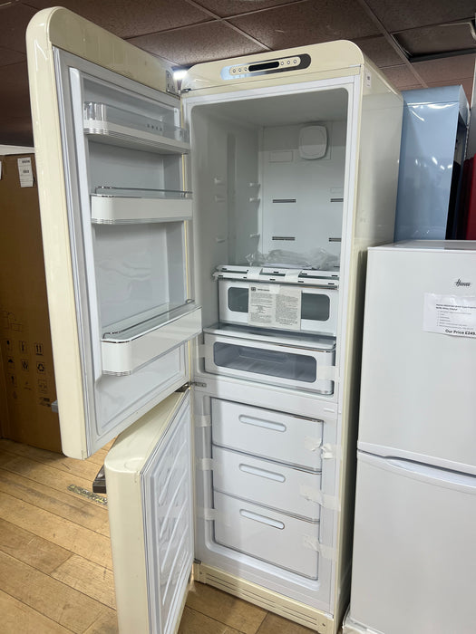 Grade A Smeg FAB32LCR6UK Retro Total No Frost Fridge Freezer, 60/40, Cream, C Rated