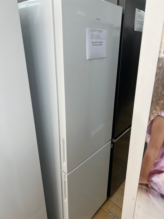 Grade A Samsung RB33B610EWW No Frost Classic Fridge Freezer with SpaceMax™ Technology - White, 70/30, E Rated-BB9620
