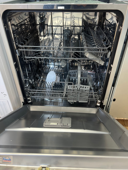 Grade A HISENSE HV623D15UK Full-size Fully Integrated Dishwasher BB9111