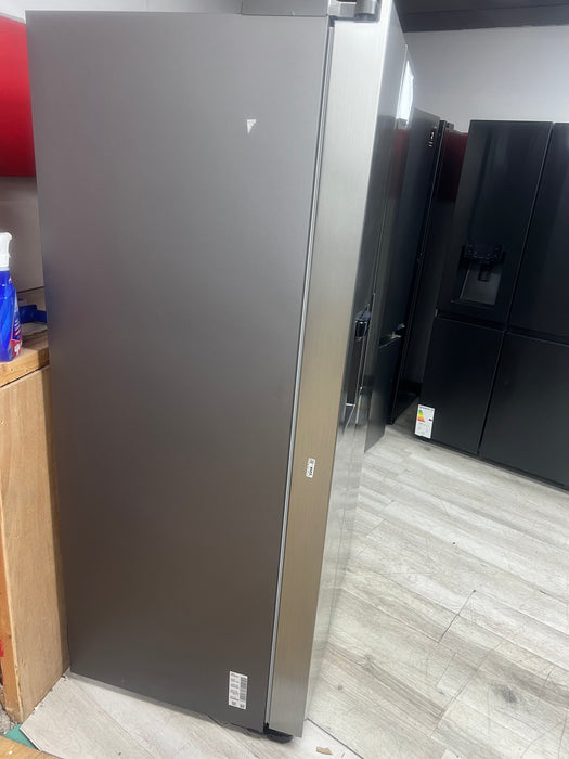 Grade A SAMSUNG Series 7 SpaceMax RS67A8811S9/EU American-Style Fridge Freezer - Matte Stainless BB5242