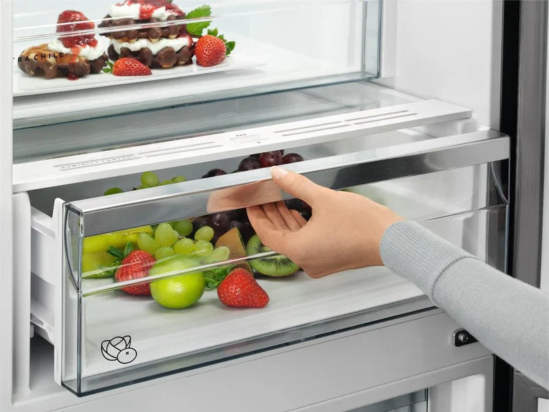 AEG RCB632E3MW - White Freestanding 60/40 Frost Free Fridge Freezer - E energy